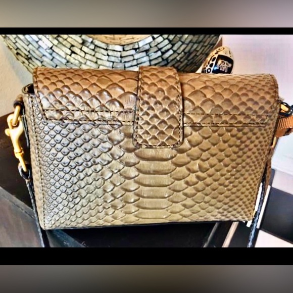 Donney burke bag nwt. Comes free gift - Picture 4 of 7